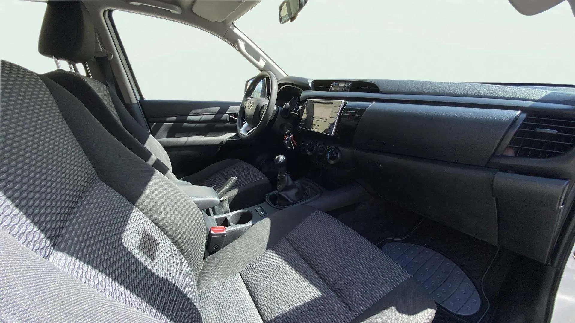 Toyota Hilux - foto 17