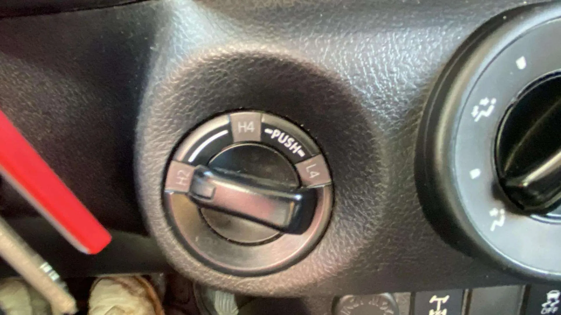 Toyota Hilux - foto 24