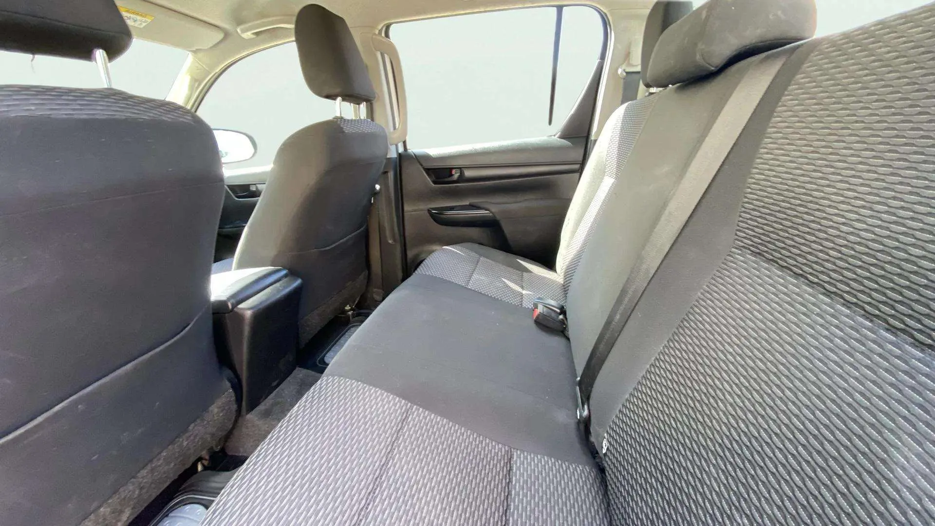 Toyota Hilux - foto 14