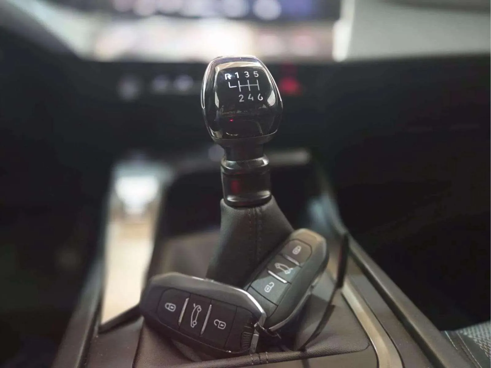 Peugeot 308 Active Pack PureTech 130 - foto 25
