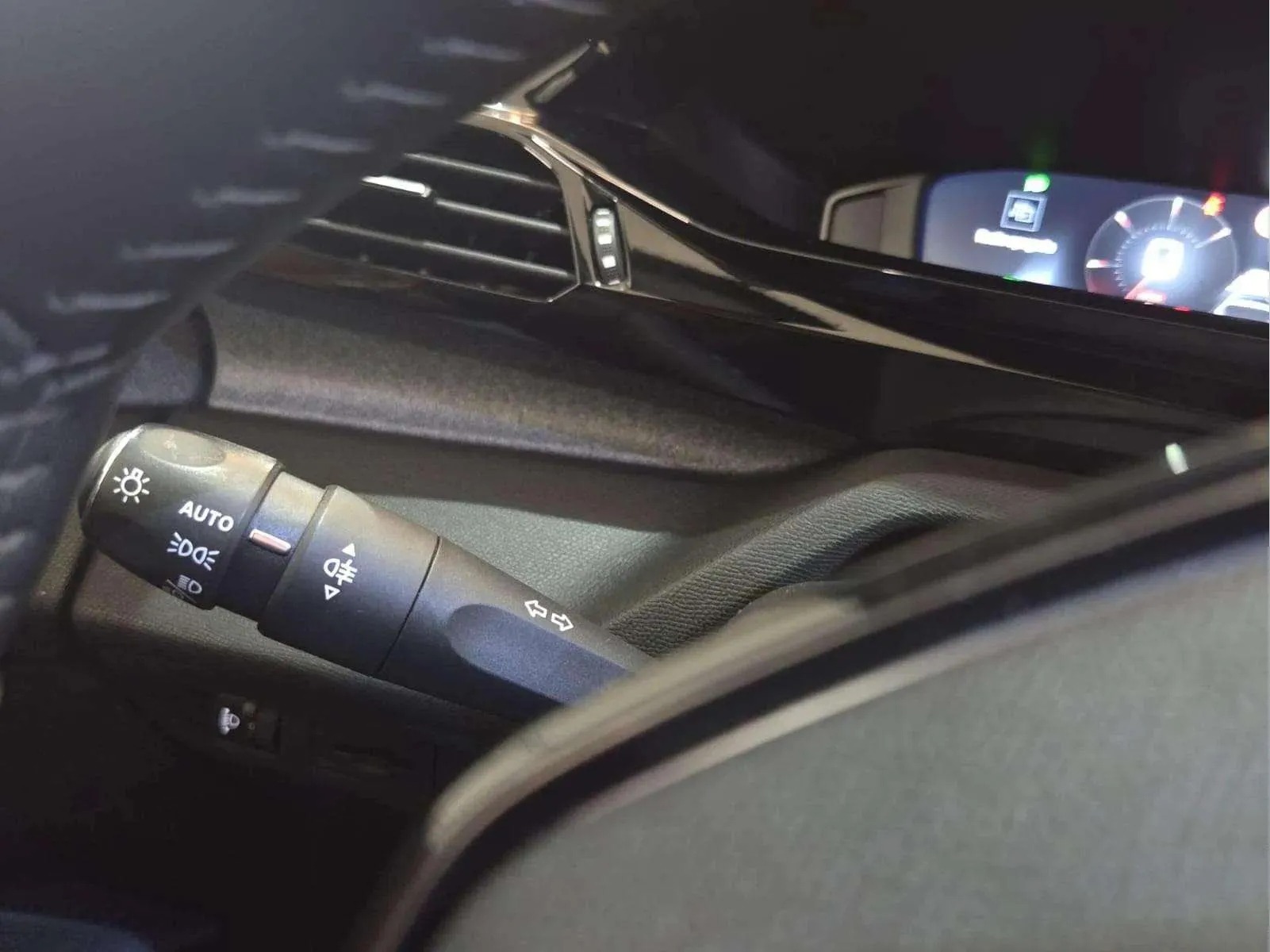 Peugeot 308 Active Pack PureTech 130 - foto 18