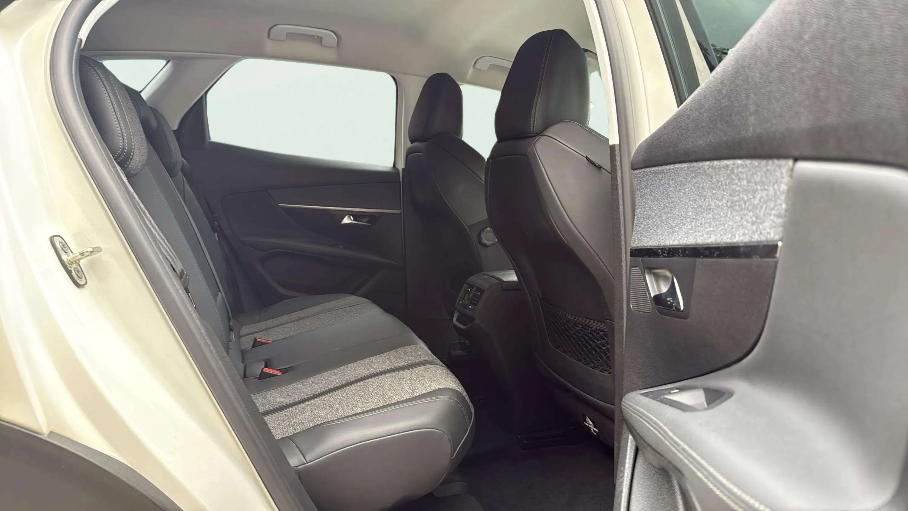 Peugeot 3008 1.2 PureTech Allure - foto 12