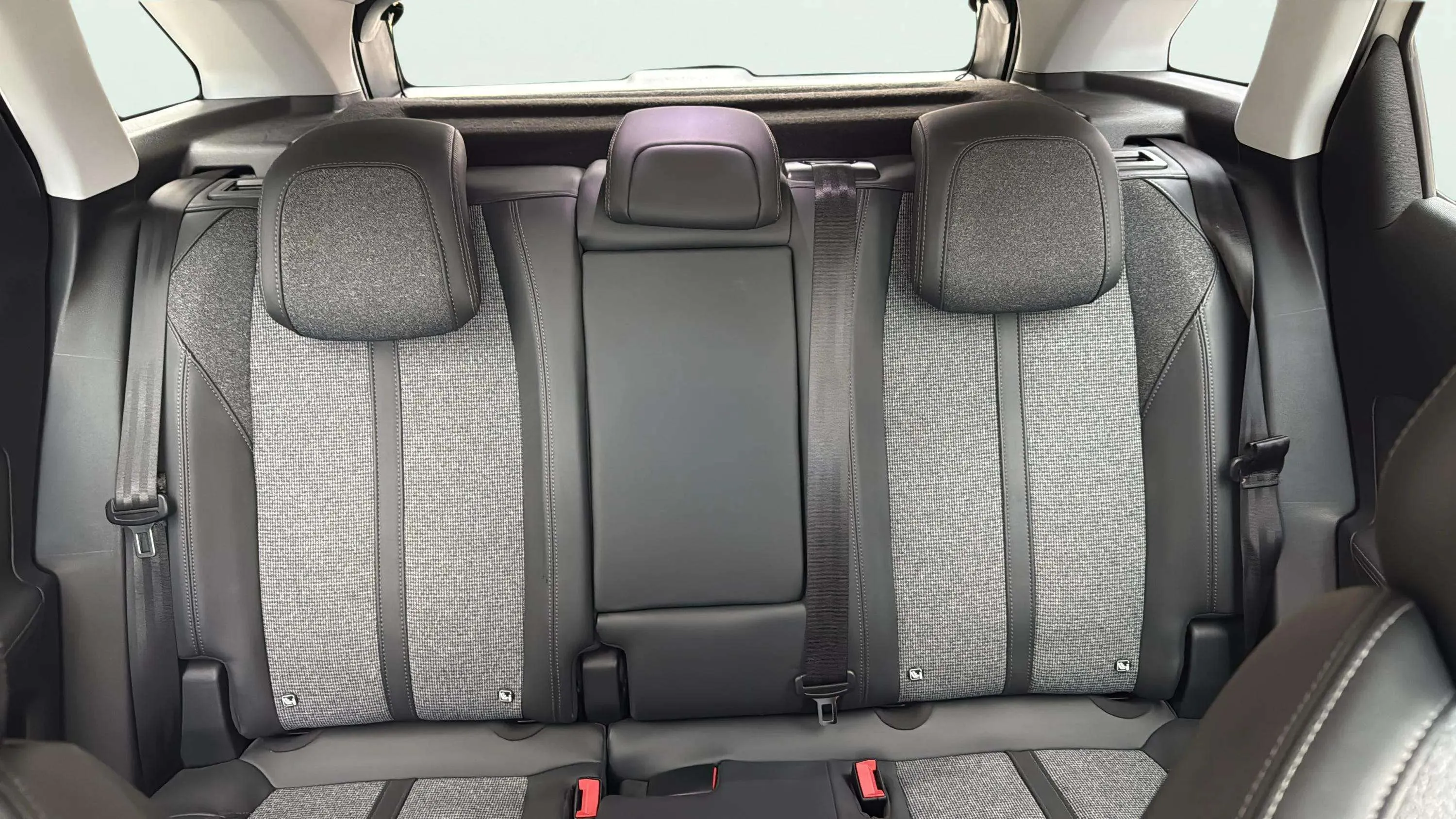 Peugeot 3008 1.2 PureTech Allure - foto 27
