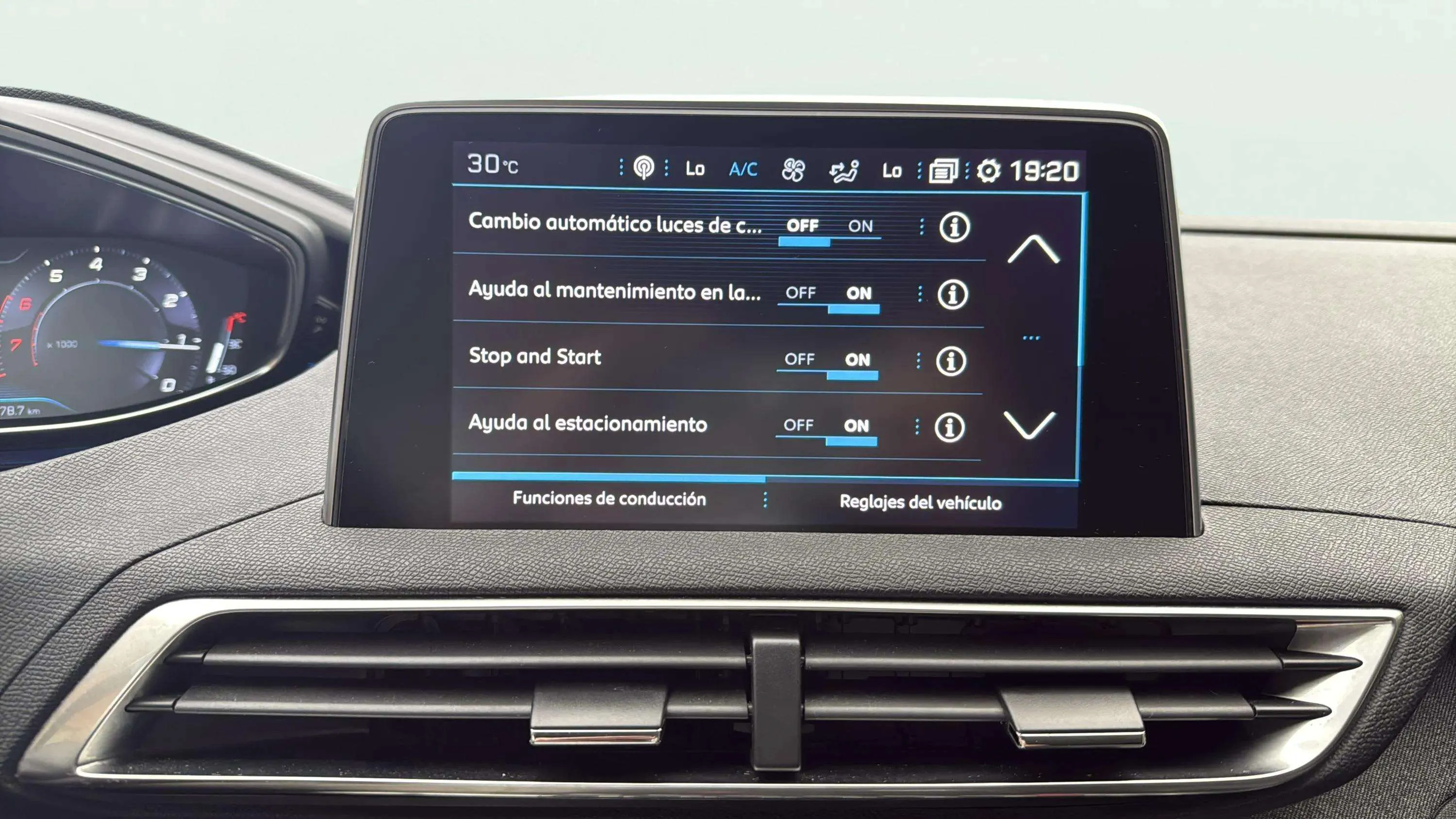 Peugeot 3008 1.2 PureTech Allure - foto 21
