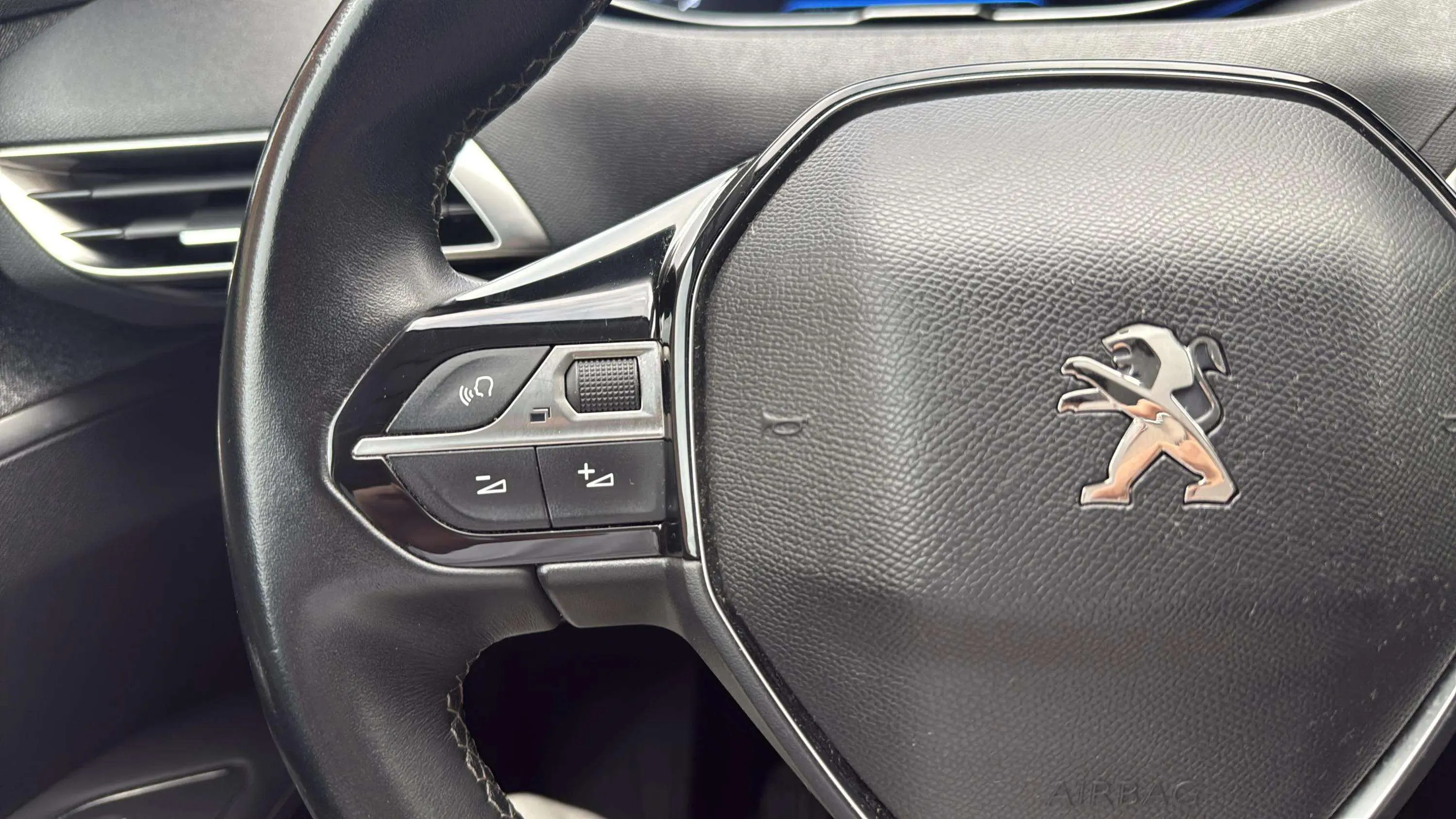 Peugeot 3008 1.2 PureTech Allure - foto 17