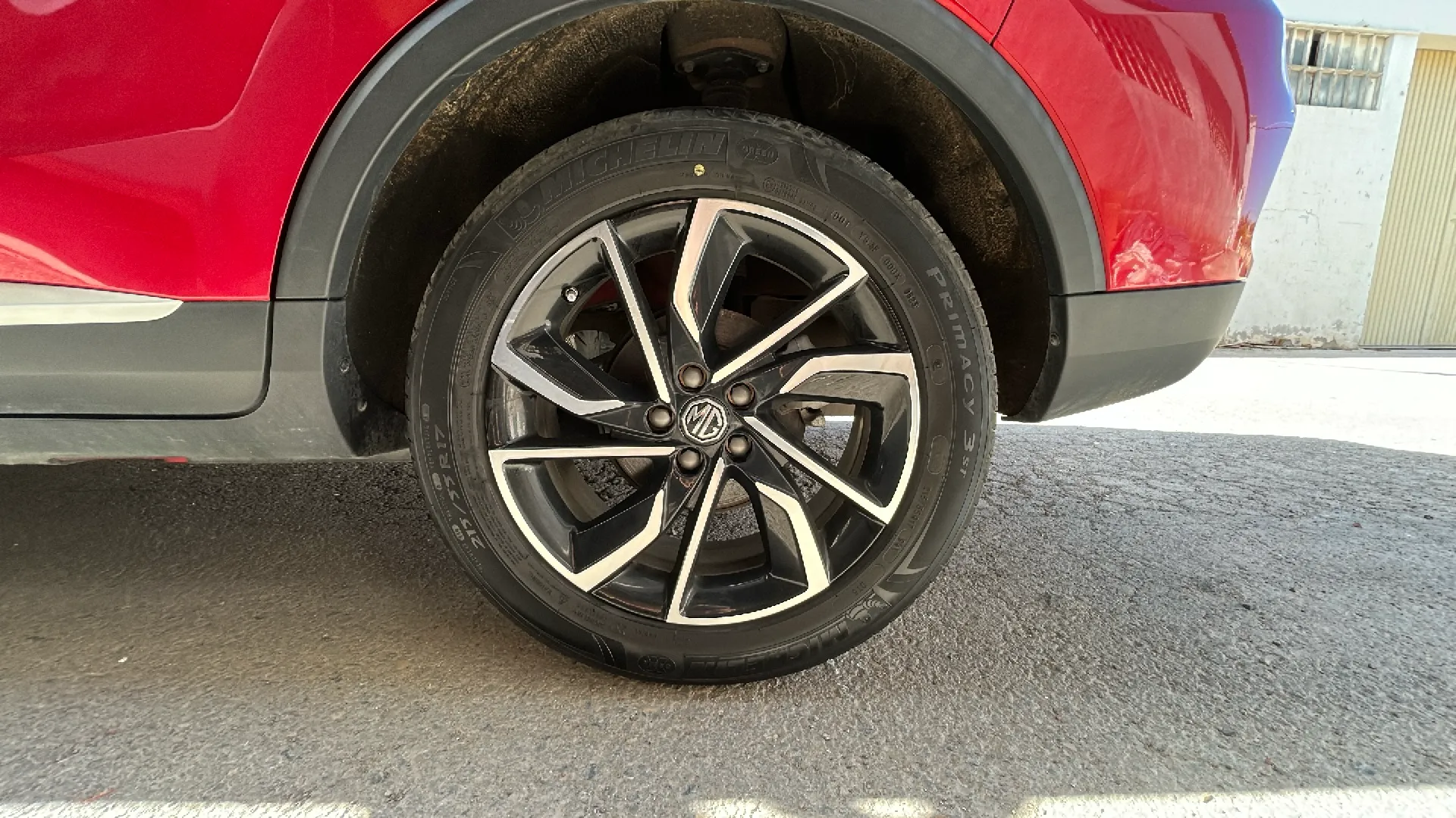 MG ZS 1.0T Luxury - foto 18
