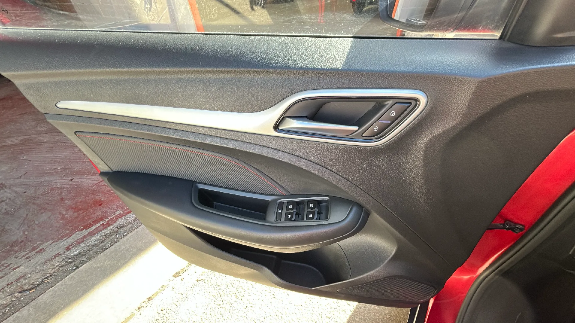 MG ZS 1.0T Luxury - foto 13