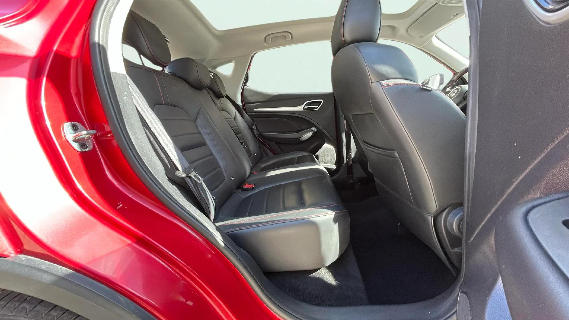 MG ZS 1.0T Luxury - foto 16