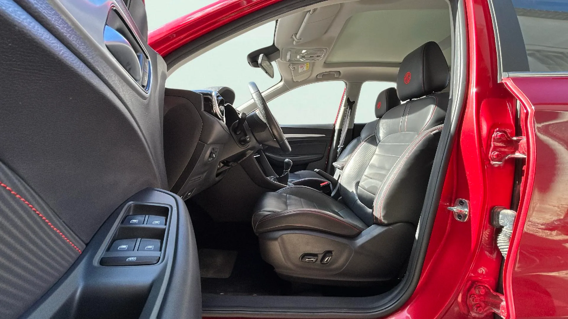 MG ZS 1.0T Luxury - foto 14