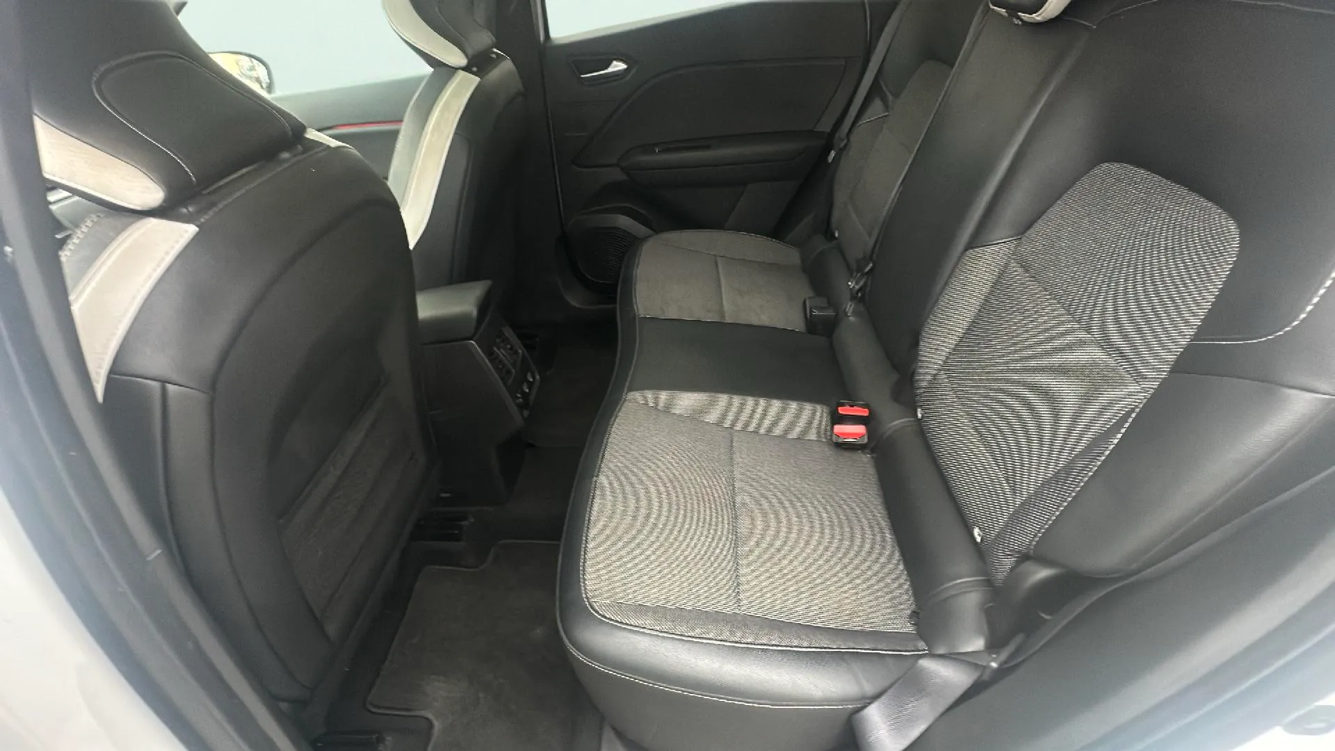 Renault Captur Intens TCe GPF Micro Híbrido - foto 13