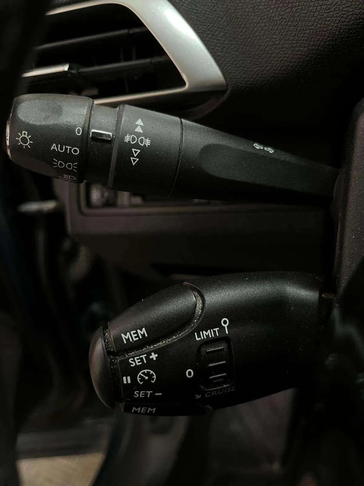 Peugeot 5008 Allure 1.2L PureTech - foto 11