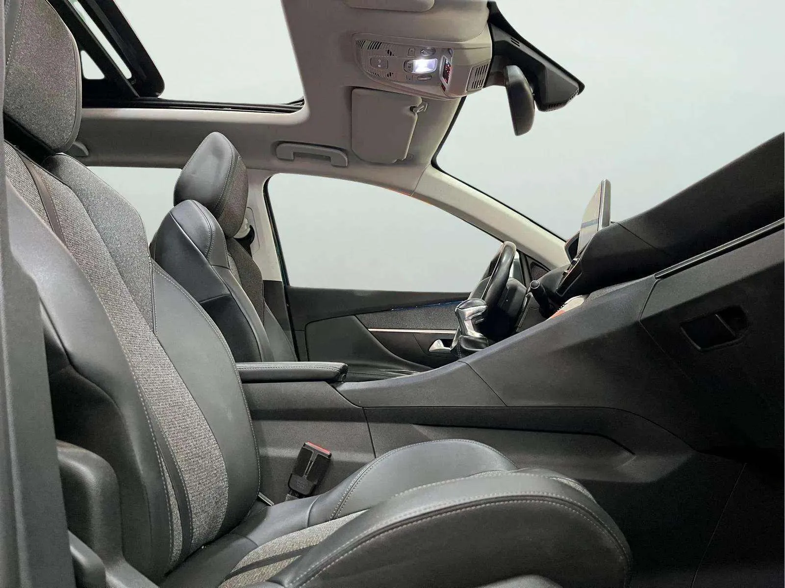 Peugeot 5008 Allure 1.2L PureTech - foto 21
