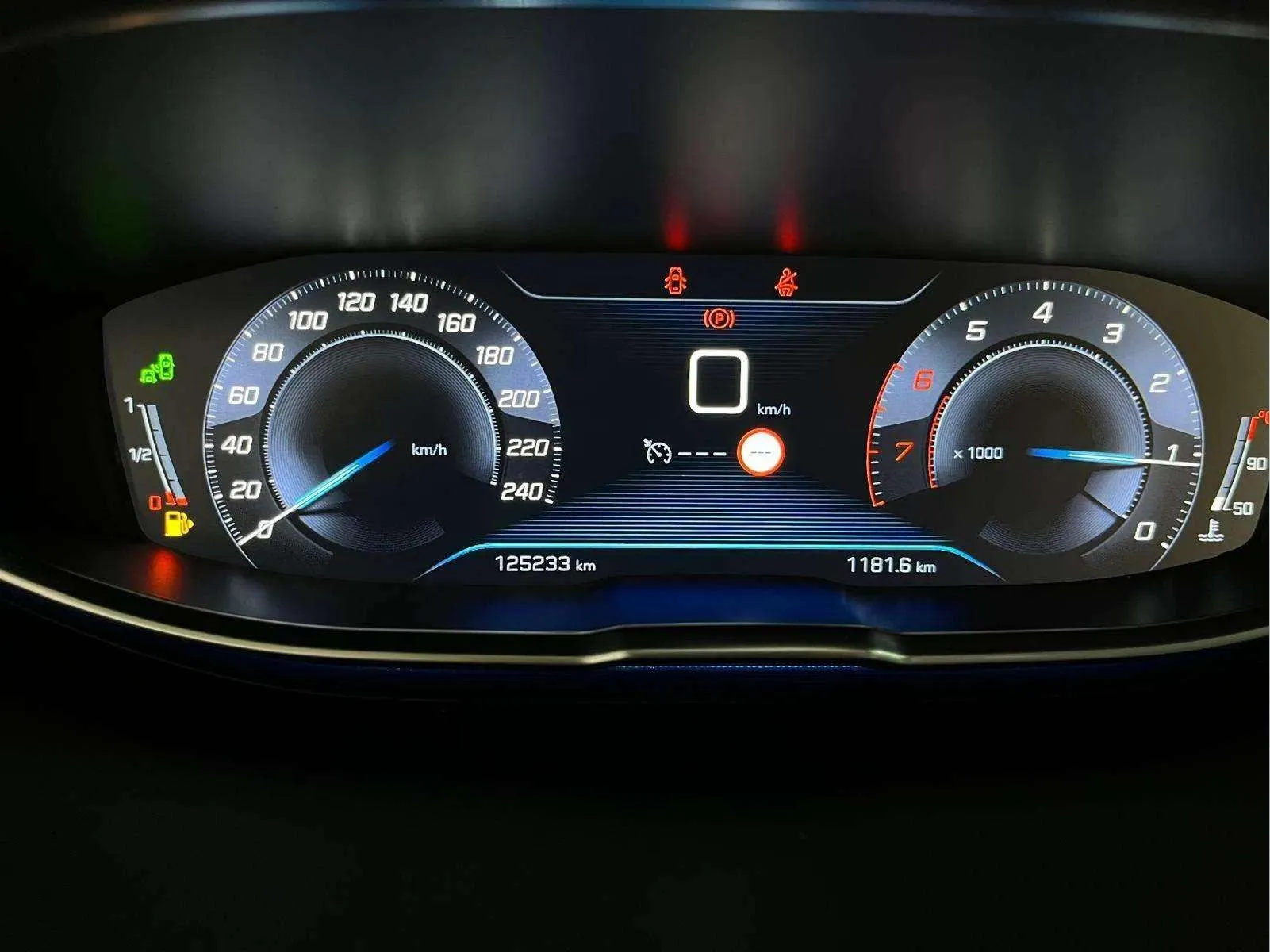 Peugeot 5008 Allure 1.2L PureTech - foto 13