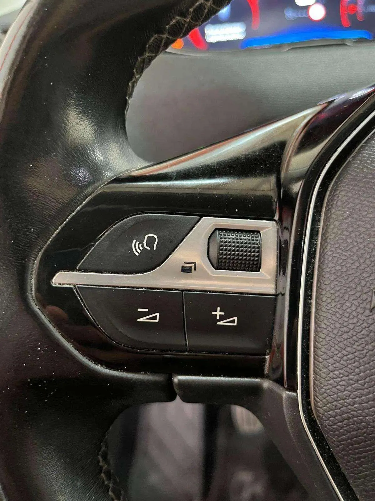 Peugeot 5008 Allure 1.2L PureTech - foto 12