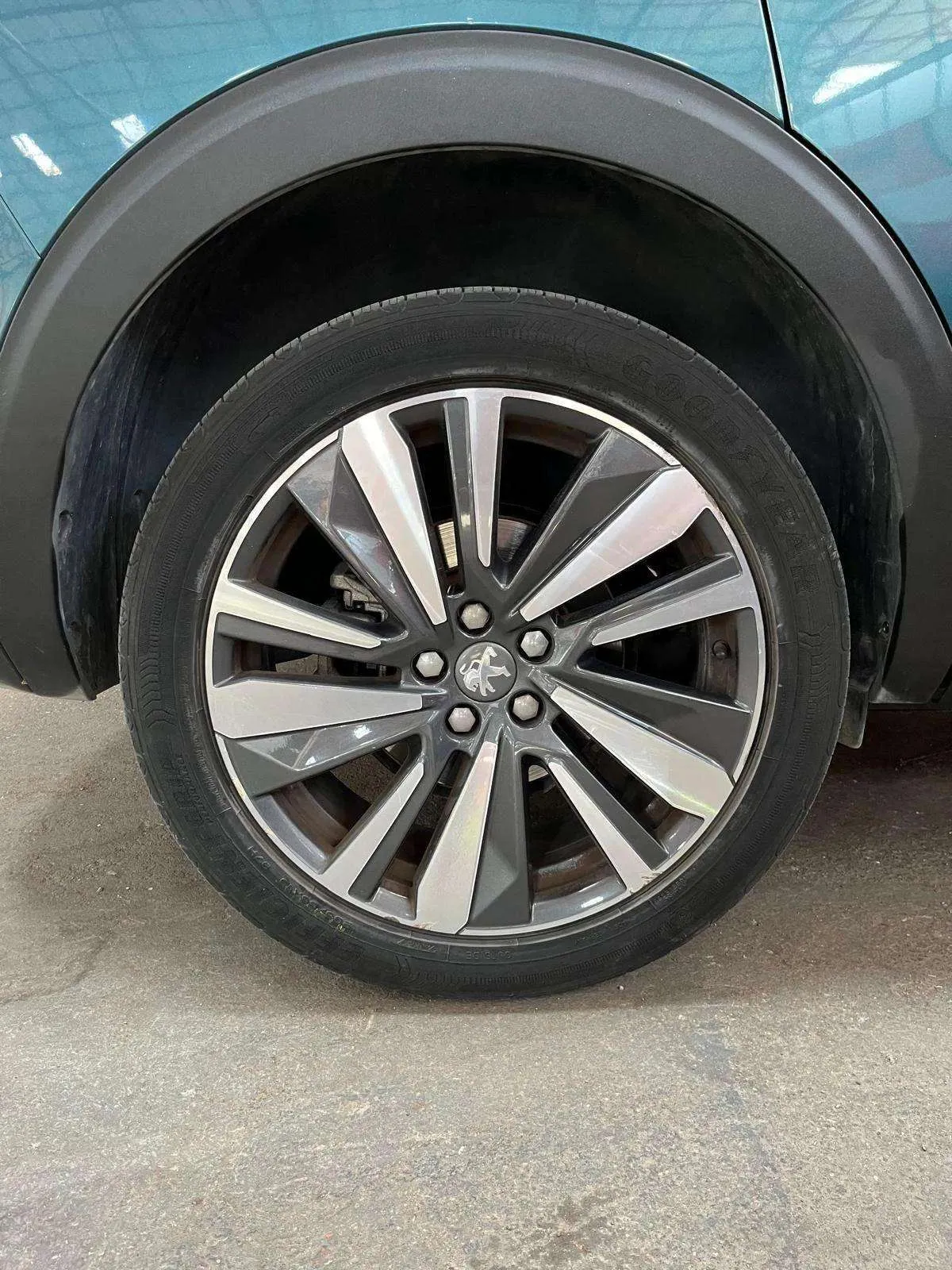 Peugeot 5008 Allure 1.2L PureTech - foto 26