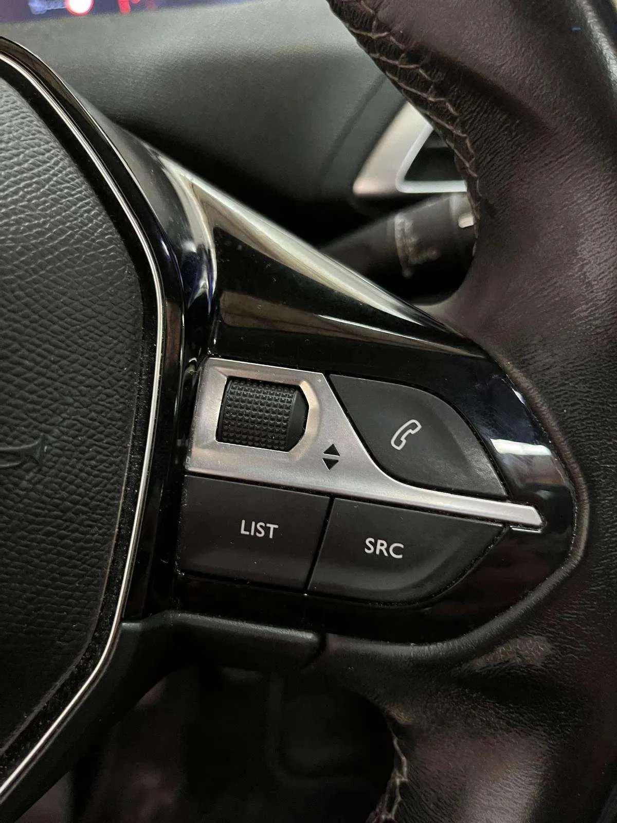 Peugeot 5008 Allure 1.2L PureTech - foto 15