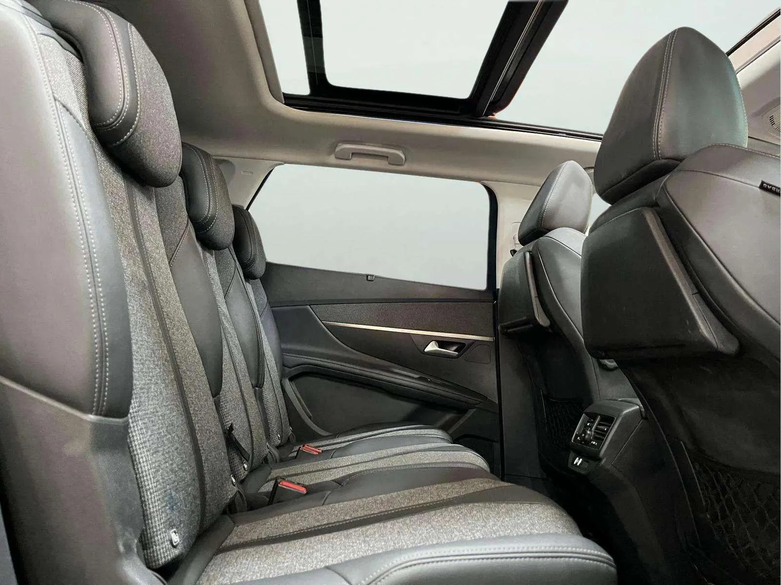 Peugeot 5008 Allure 1.2L PureTech - foto 23