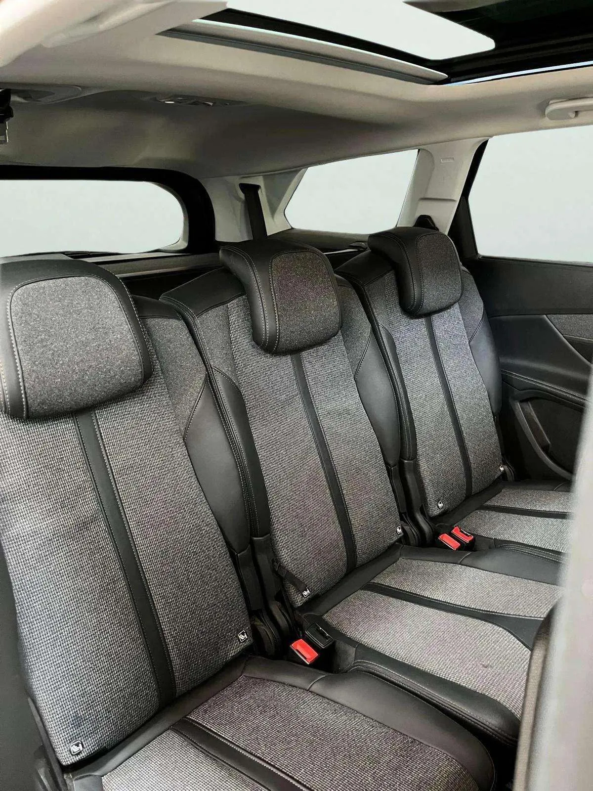 Peugeot 5008 Allure 1.2L PureTech - foto 24