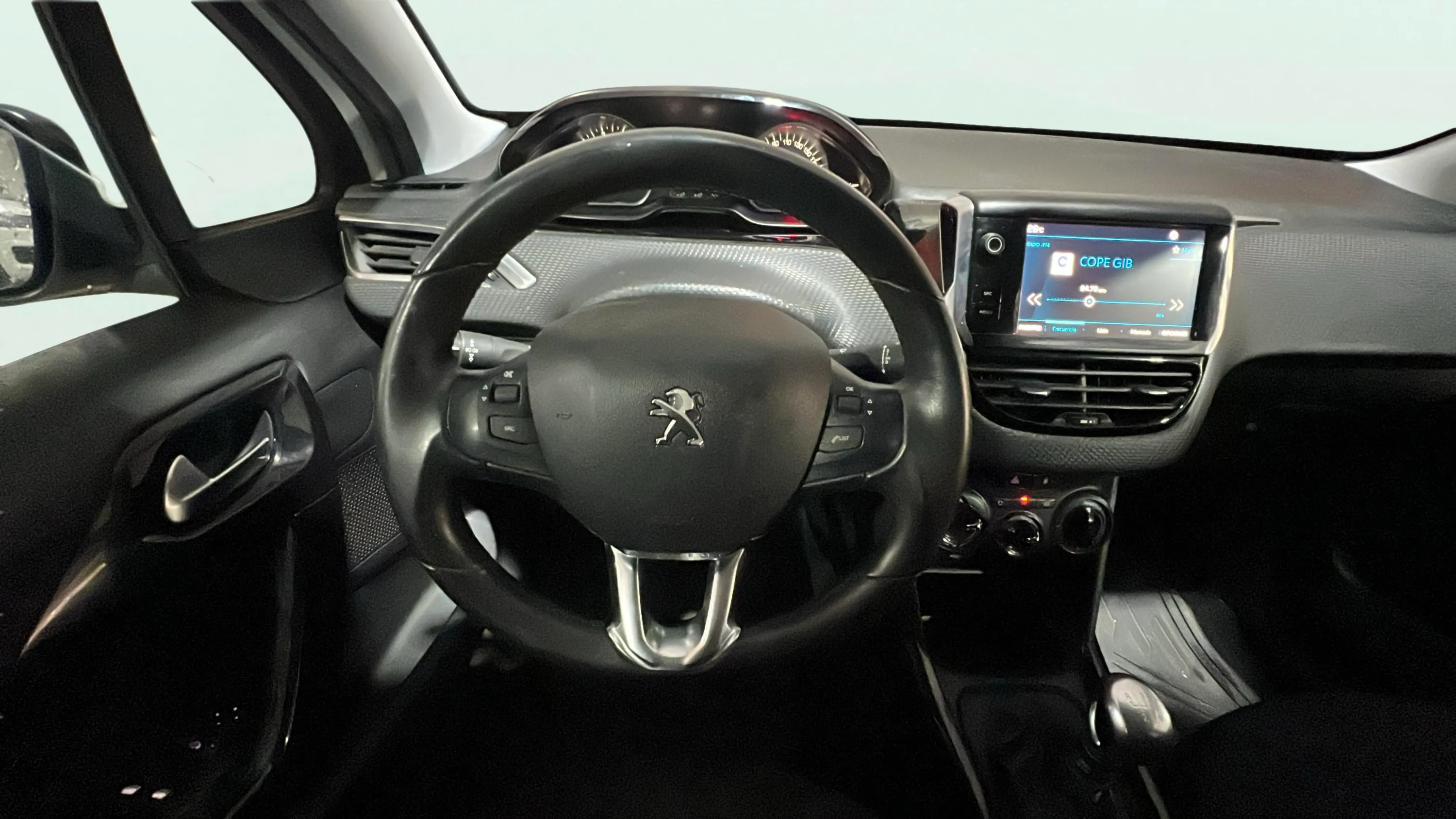 Peugeot 2008 Allure PureTech 110 - foto 12