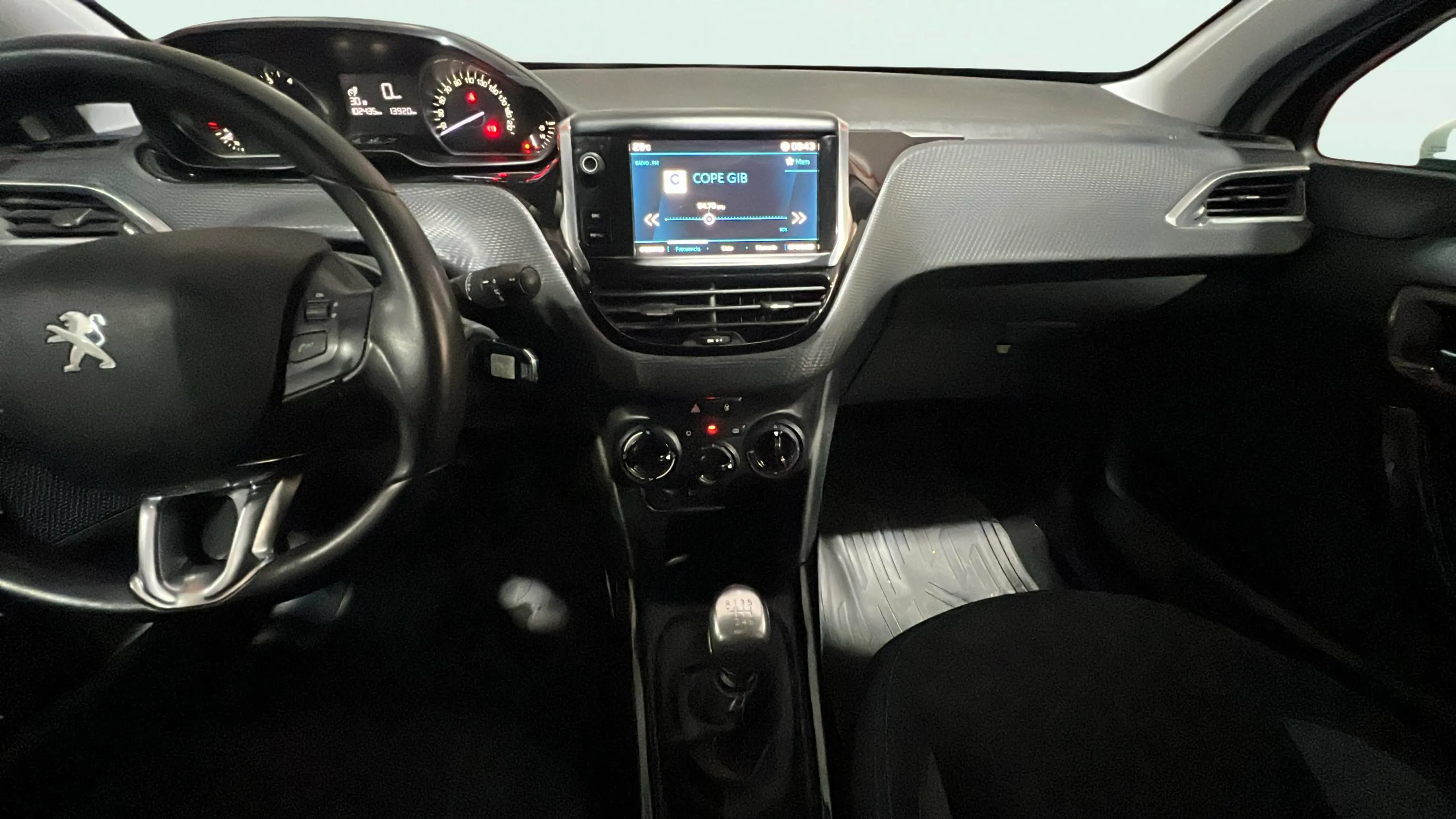 Peugeot 2008 Allure PureTech 110 - foto 14