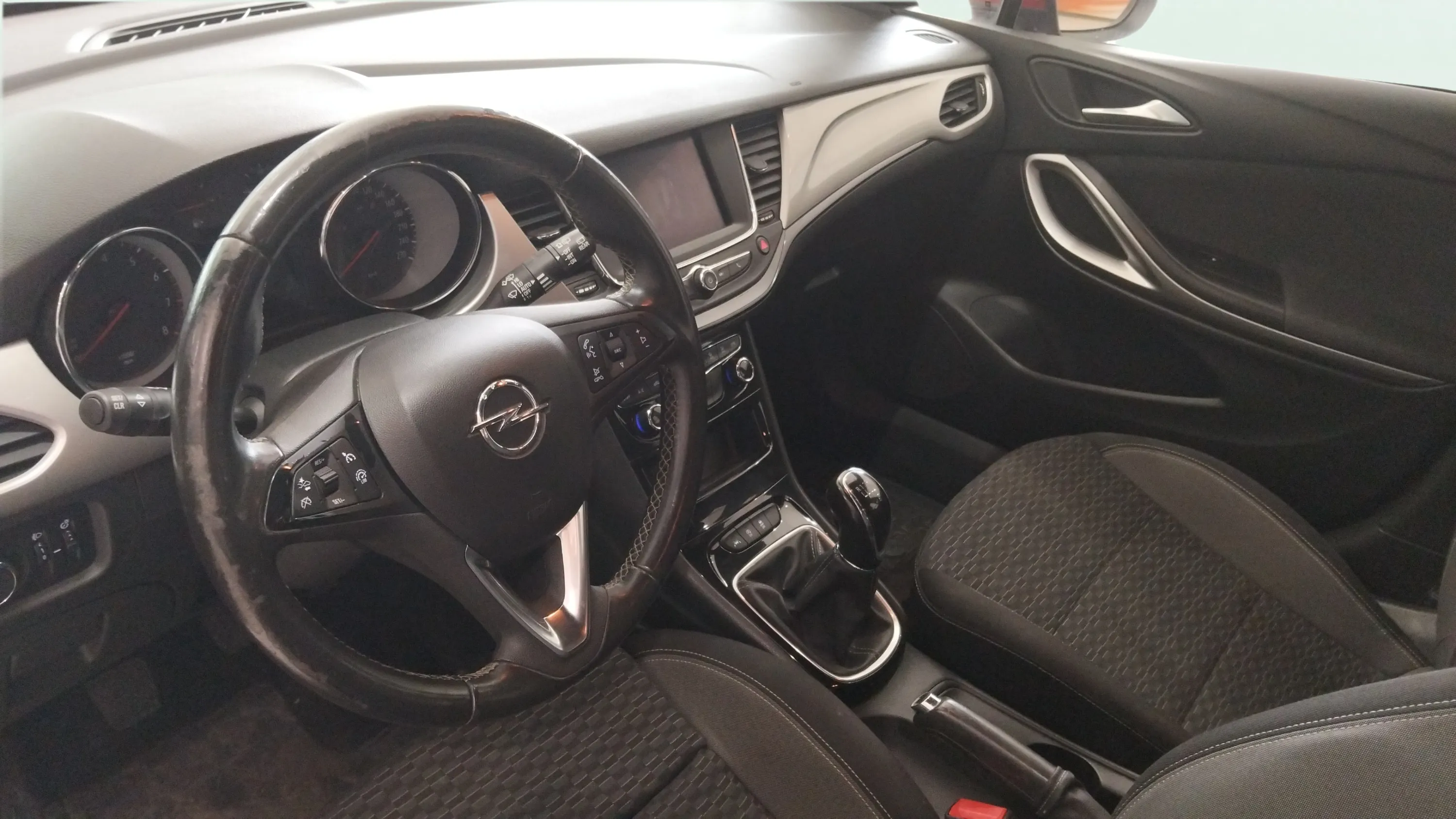 Opel Astra 1.2T SHT Business Elegance - foto 7