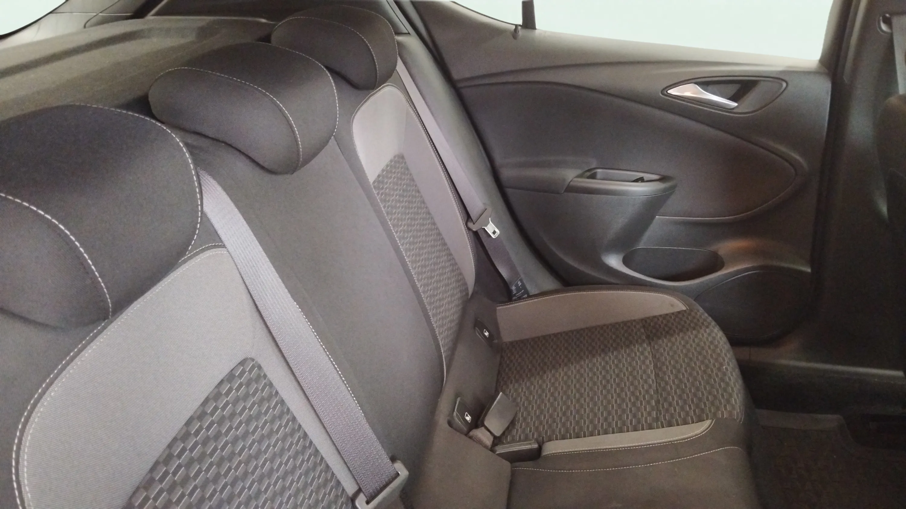 Opel Astra 1.2T SHT Business Elegance - foto 9