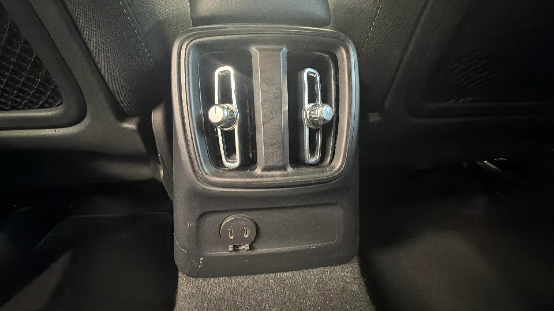 Volvo XC40 1.5 T4 Twin Recharge Plus Bright - foto 19
