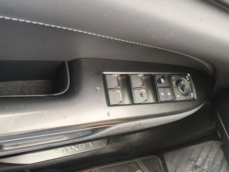 Lexus NX 350h Executive - foto 26
