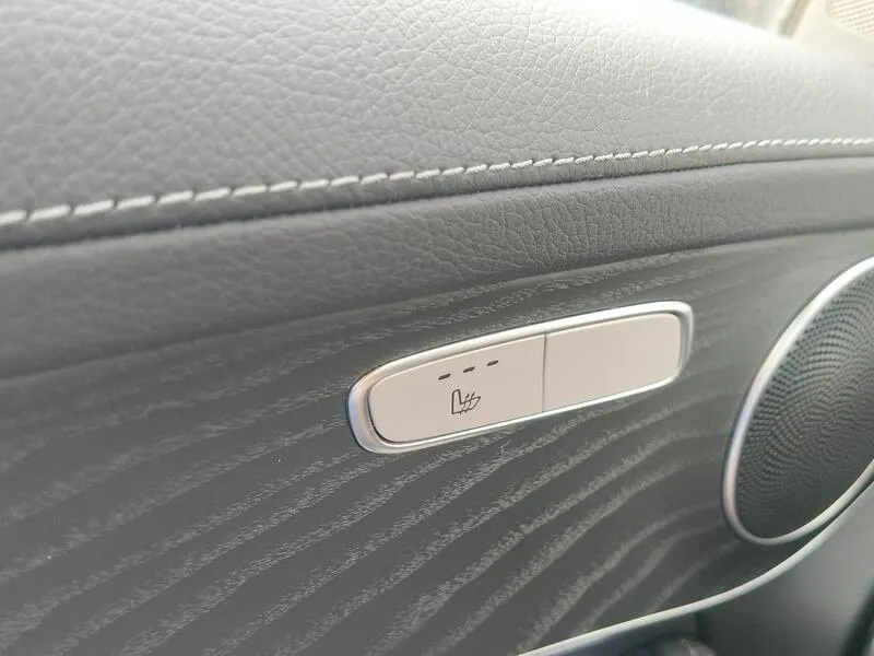 Mercedes-Benz GLC 200 4MATIC - foto 30