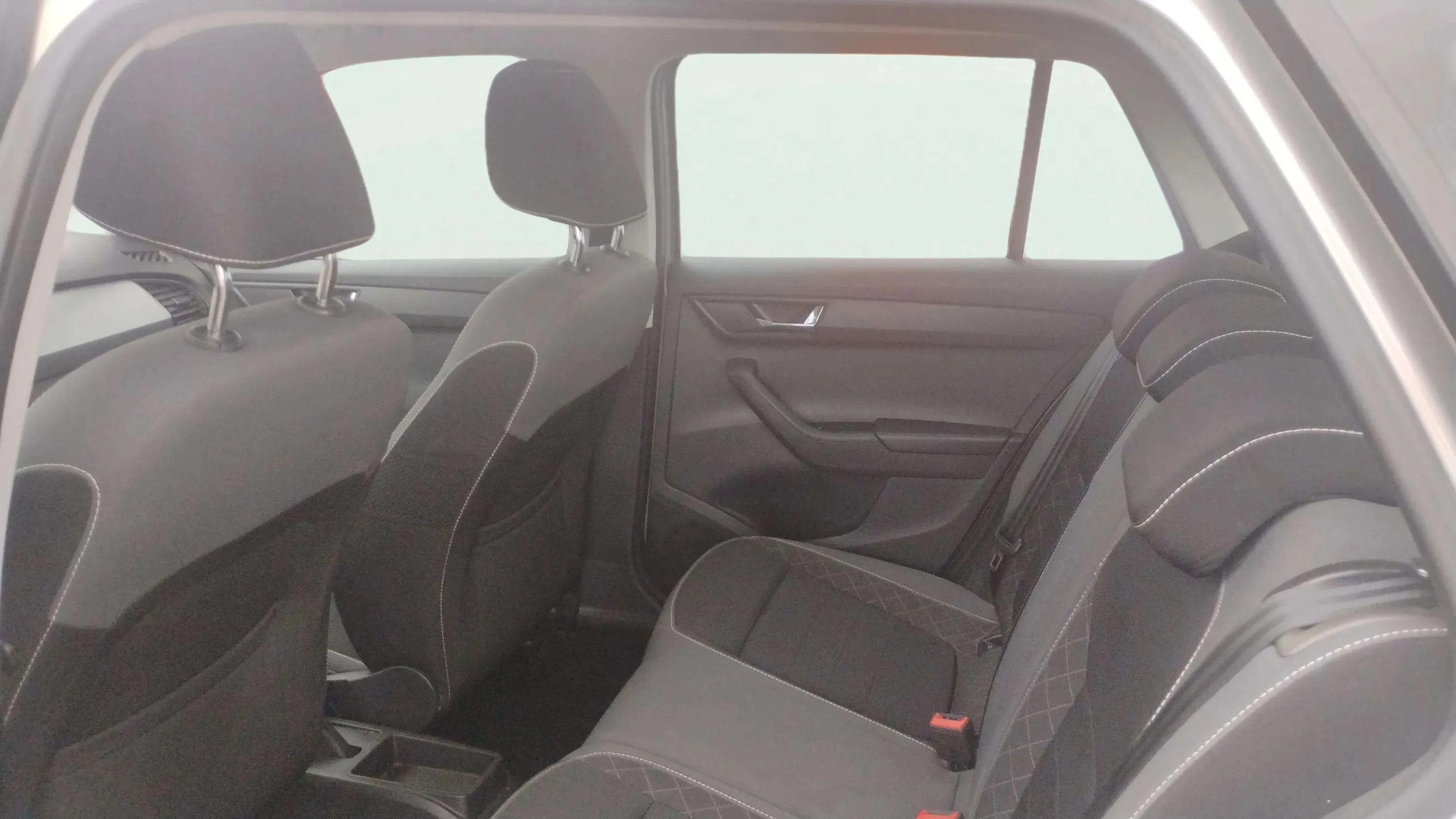 Škoda Fabia 1.0 TSI Active - foto 13