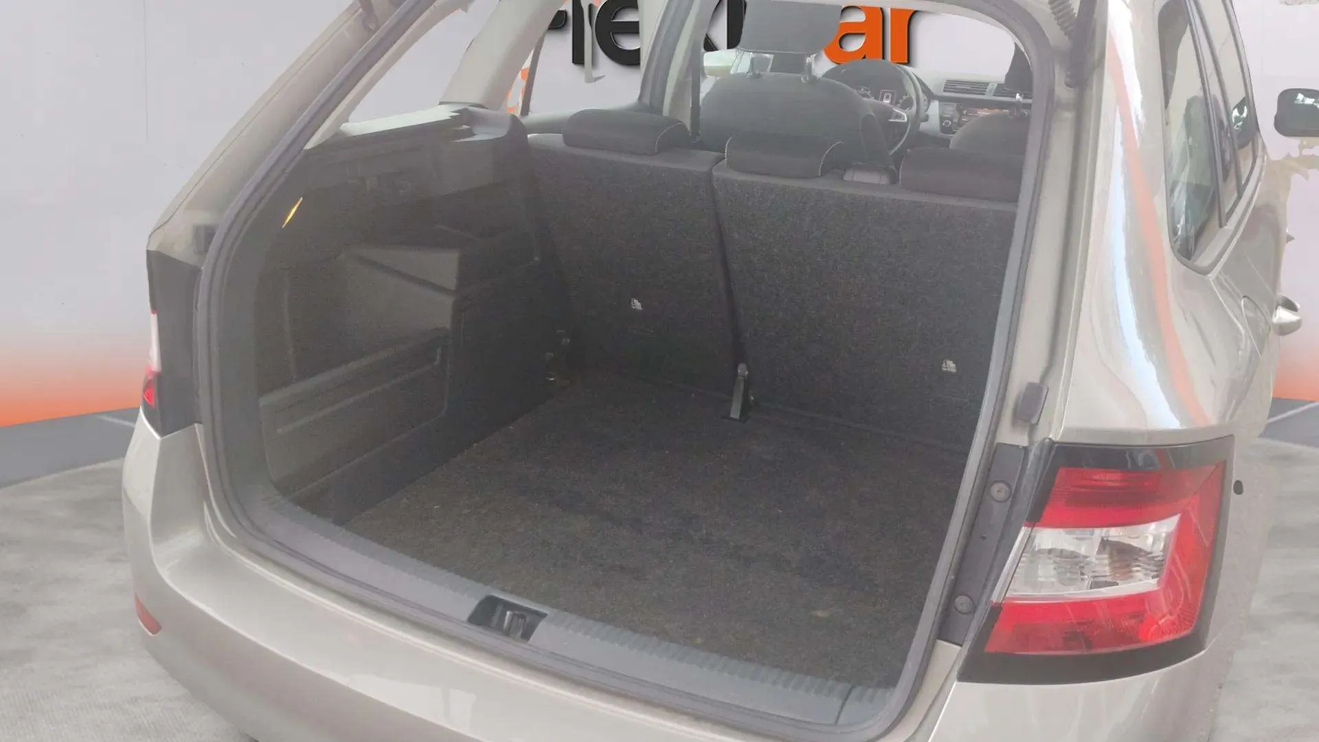 Škoda Fabia 1.0 TSI Active - foto 17