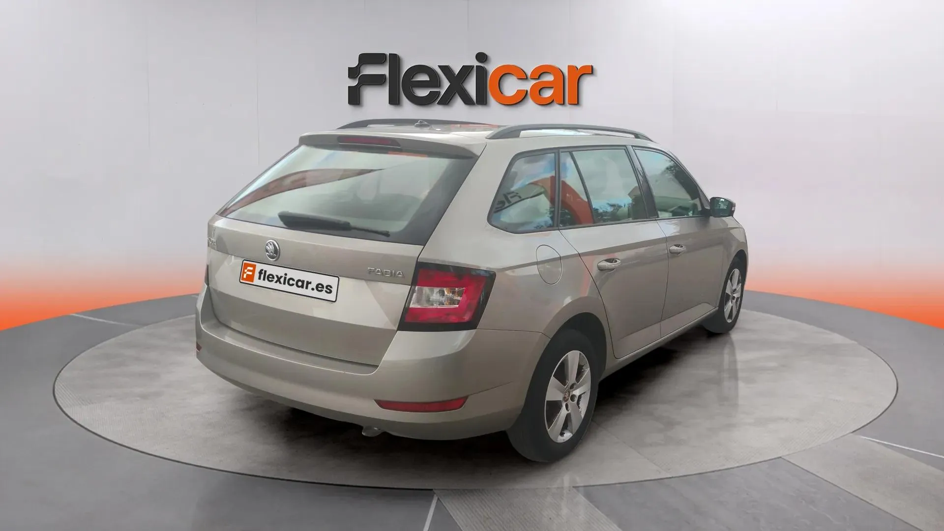 Škoda Fabia 1.0 TSI Active - foto 6