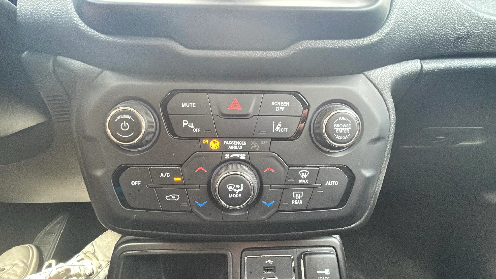 Jeep Renegade 4xe 1.3 PHEV Red - foto 17