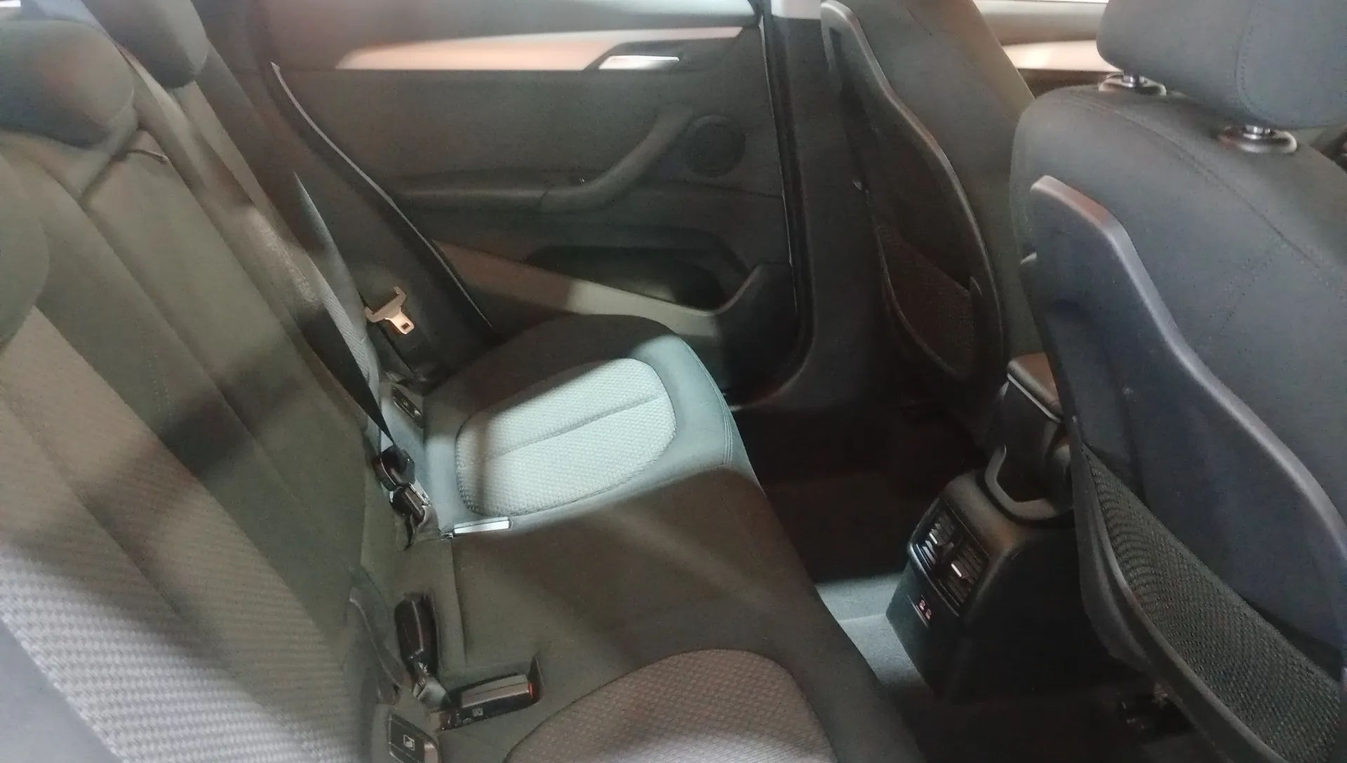 BMW X1 sDrive18d - foto 11