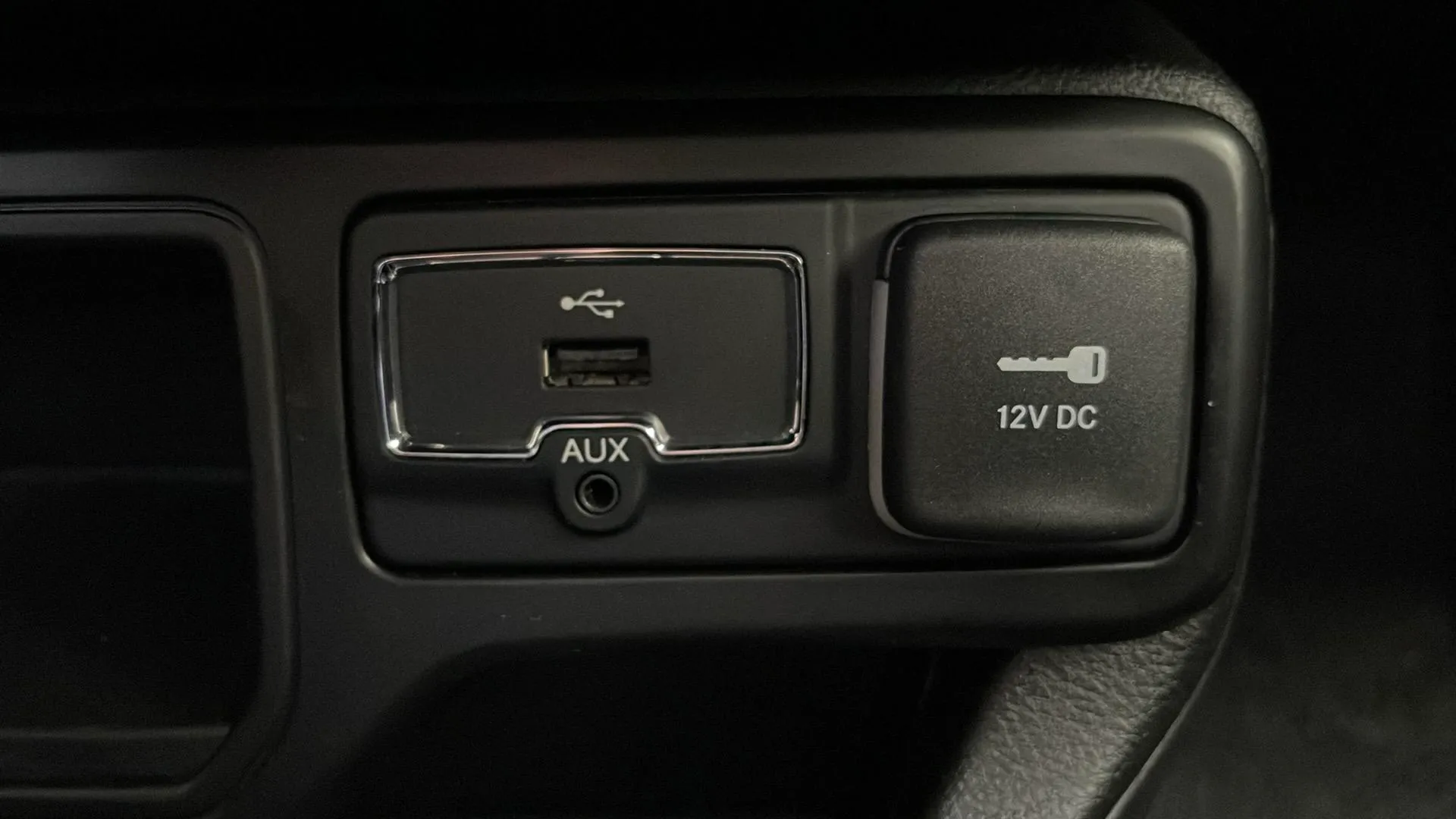 Jeep Renegade eHybrid 1.5 Limited ATX - foto 17