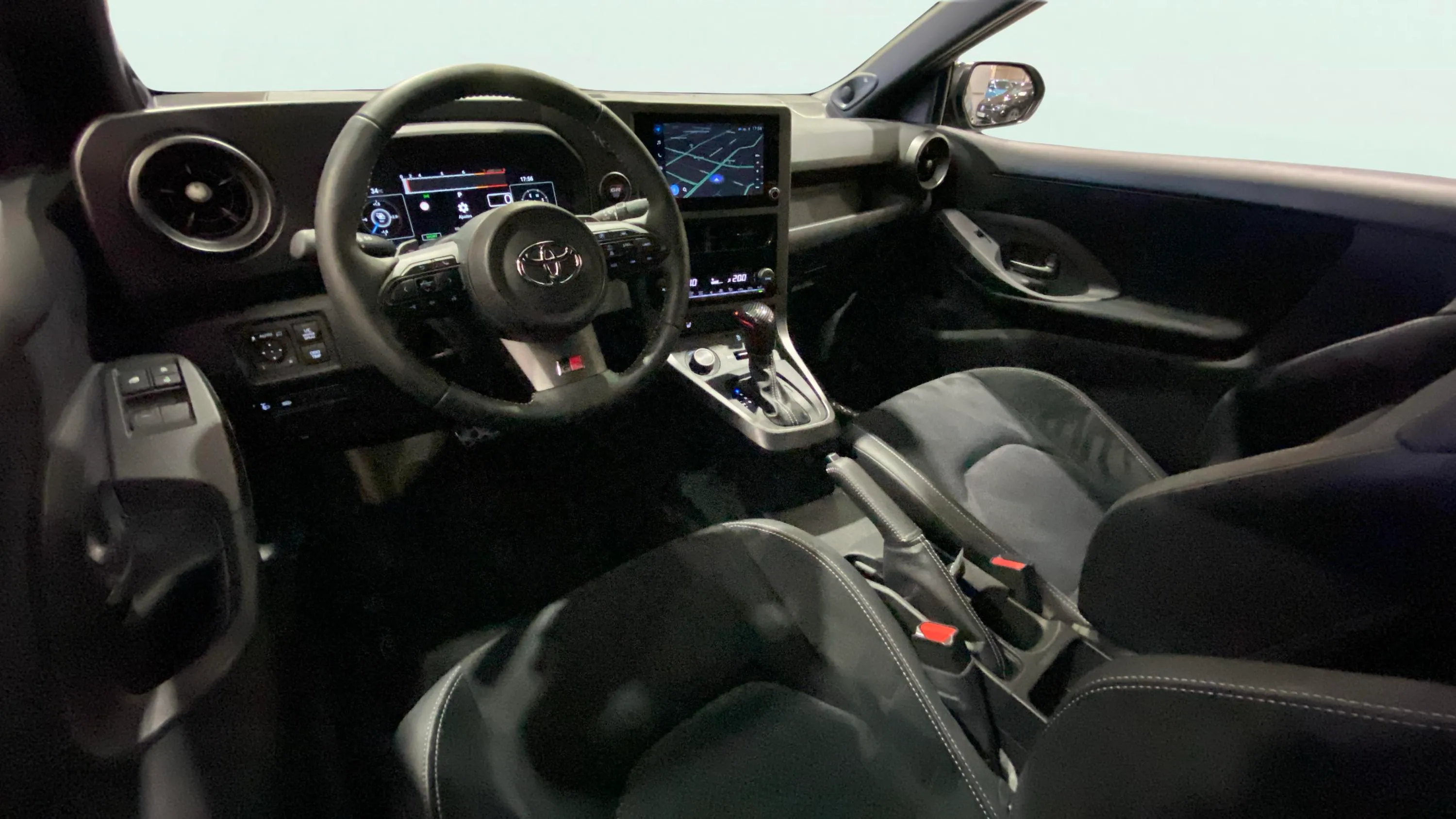 Toyota Yaris 1.6T 276 RZ - foto 28