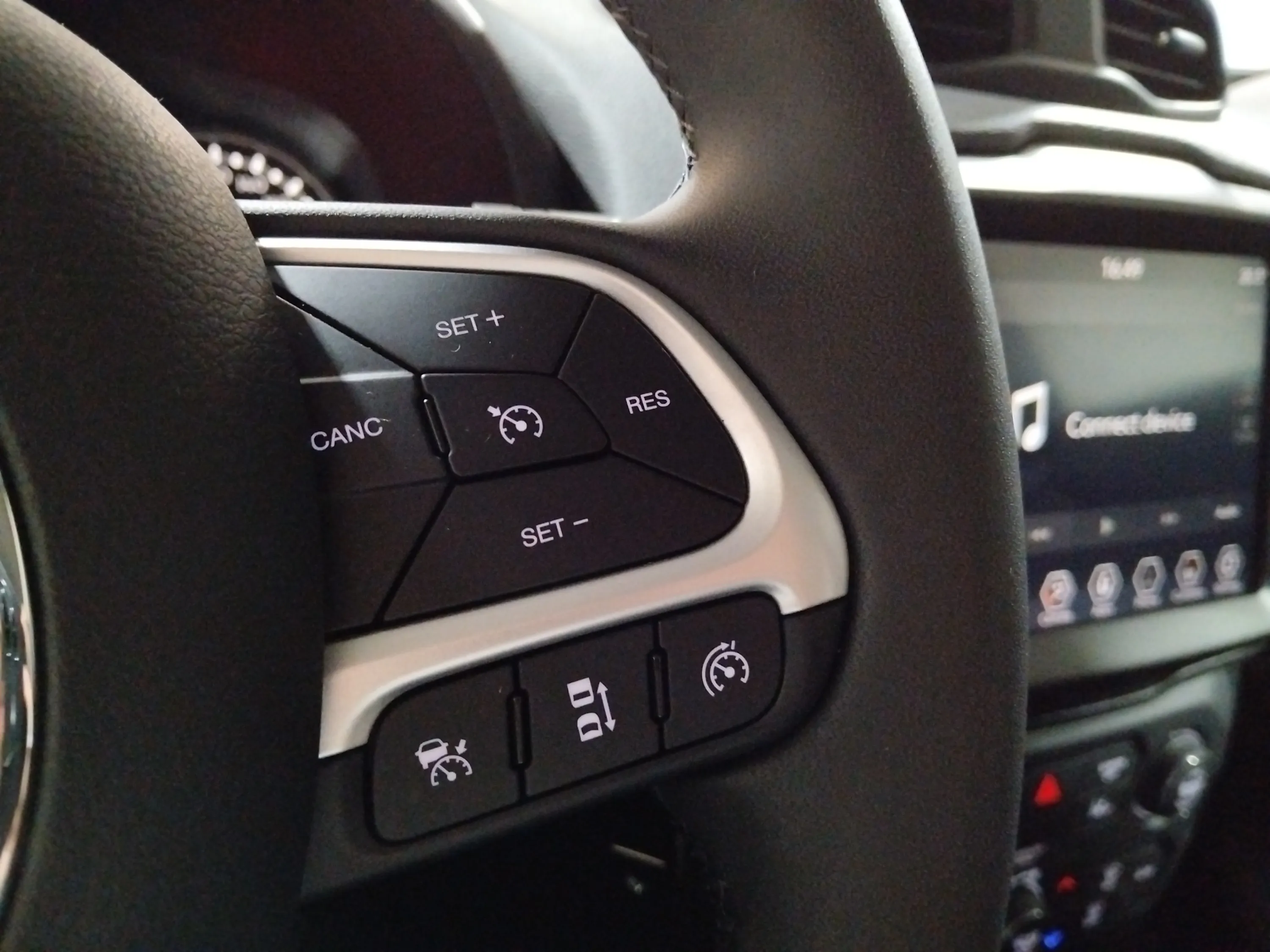 Jeep Renegade eHybrid 1.5 Limited ATX - foto 22