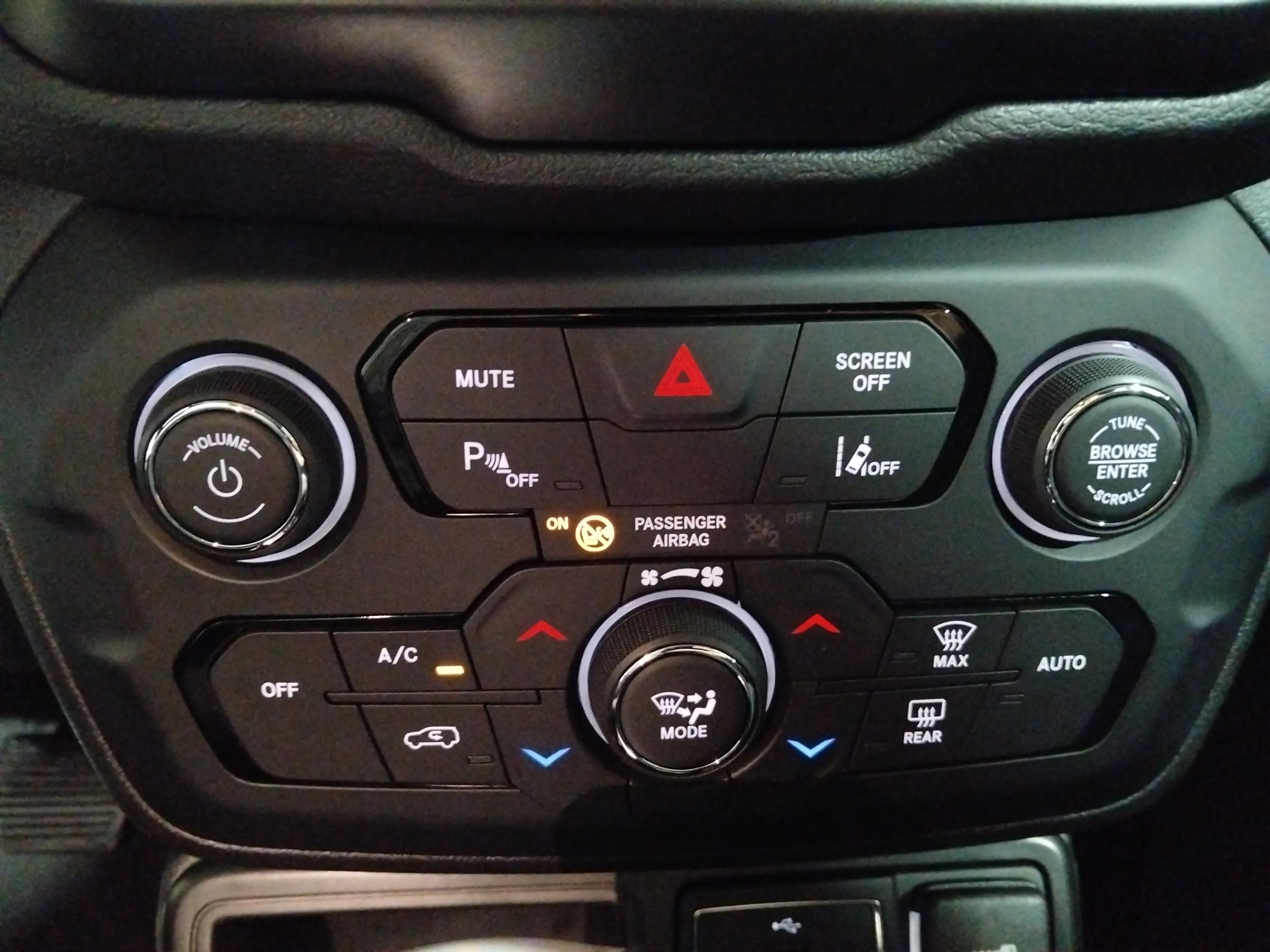 Jeep Renegade eHybrid 1.5 Limited ATX - foto 21