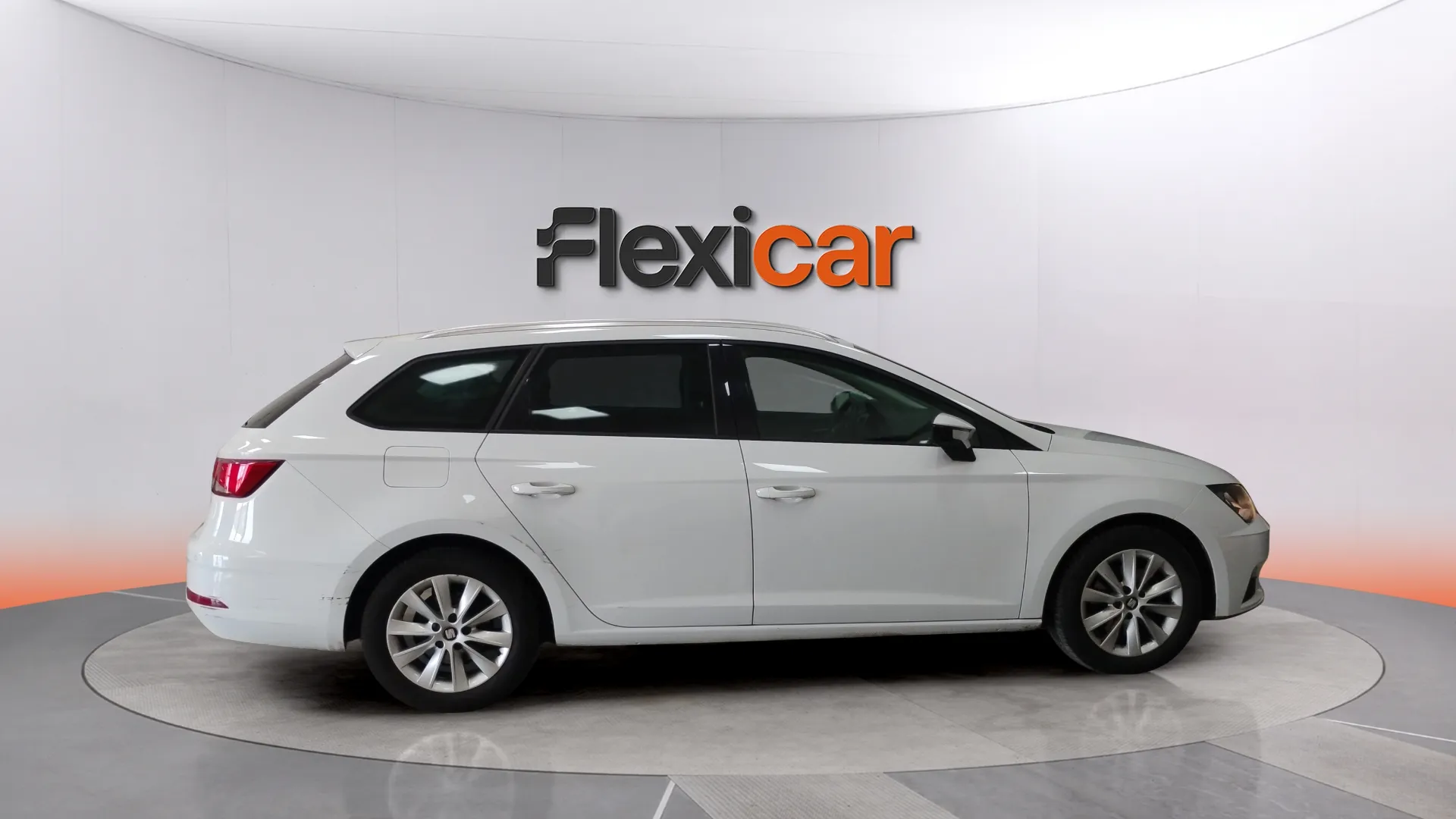 SEAT León ST 1.6 TDI Style - foto 8