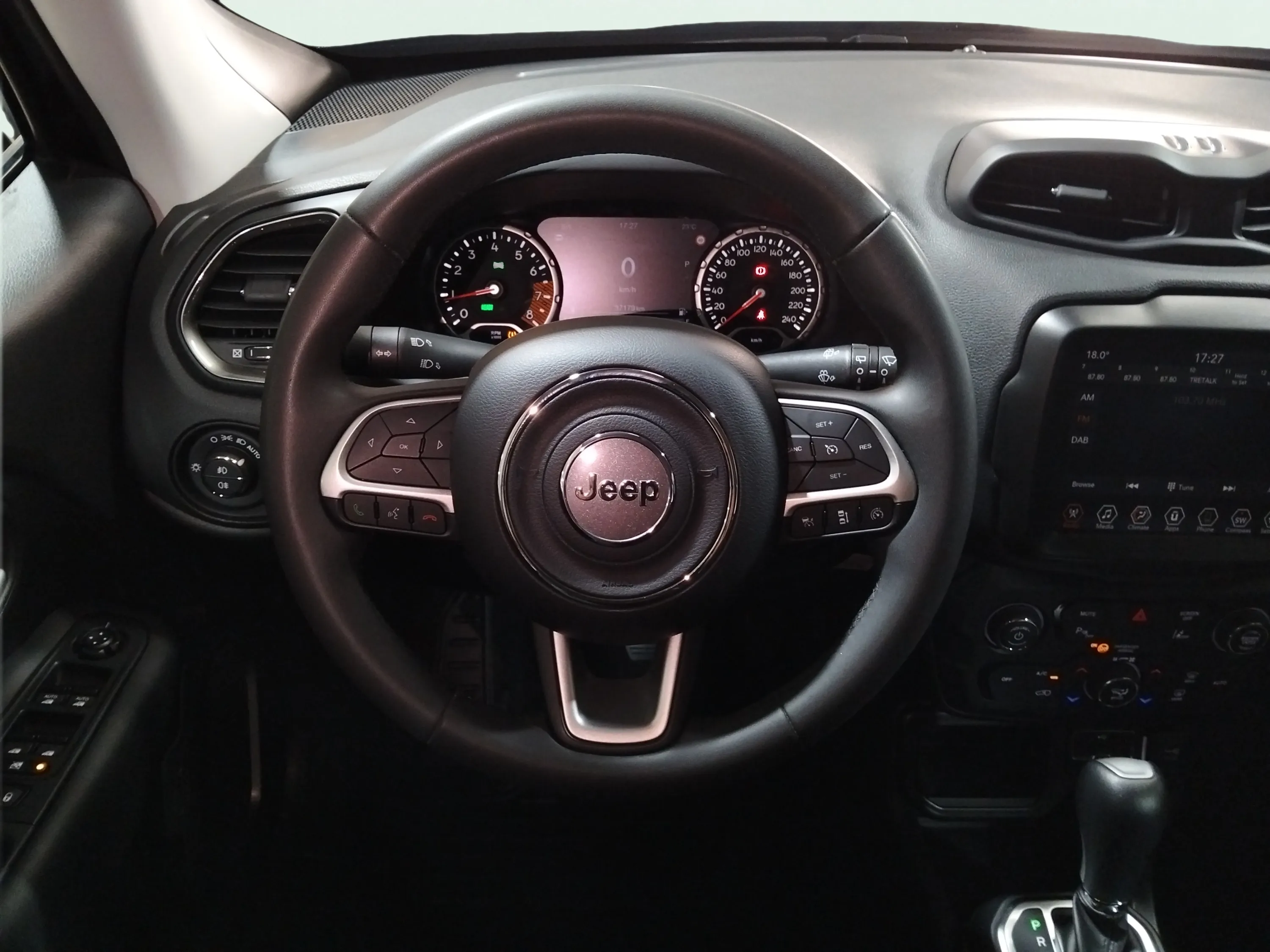 Jeep Renegade eHybrid 1.5 Limited ATX - foto 11