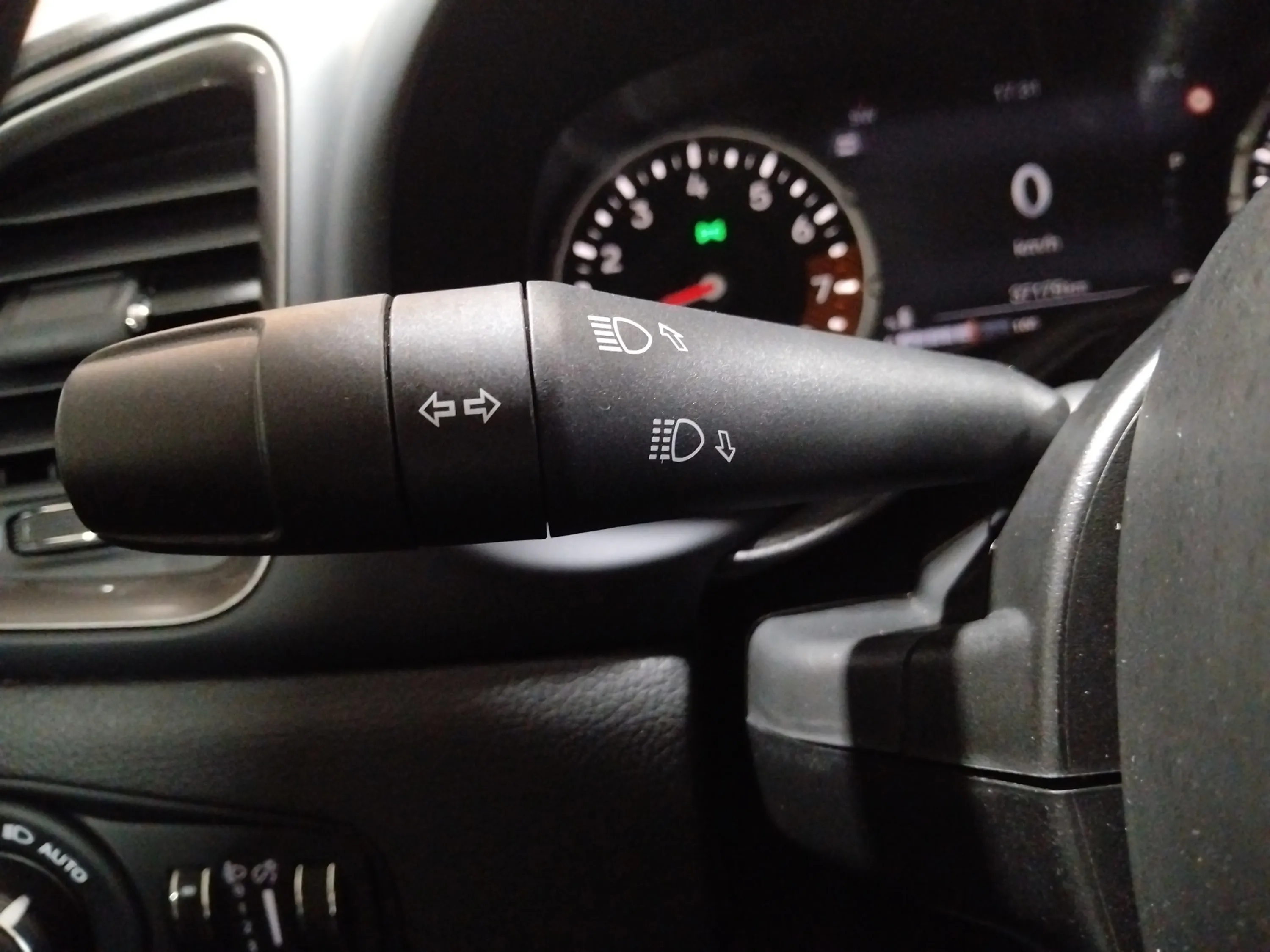 Jeep Renegade eHybrid 1.5 Limited ATX - foto 25