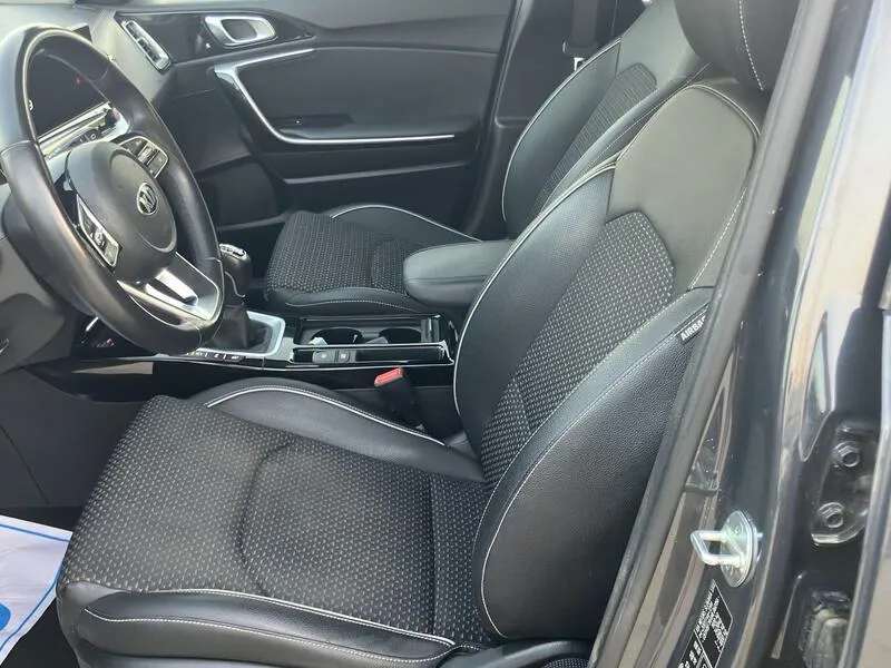 Kia XCeed 1.6 MHEV iMT Emotion - foto 12