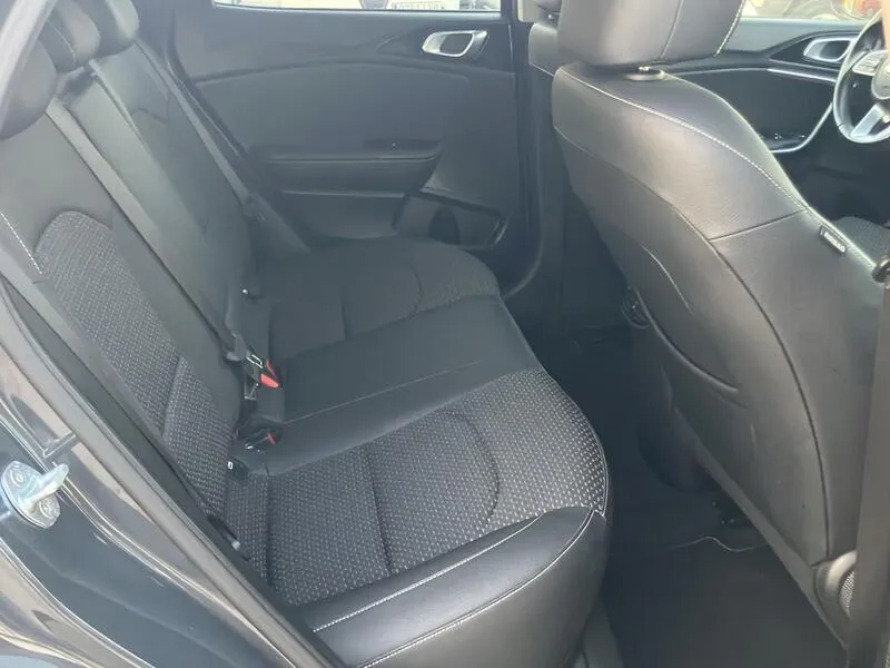 Kia XCeed 1.6 MHEV iMT Emotion - foto 32
