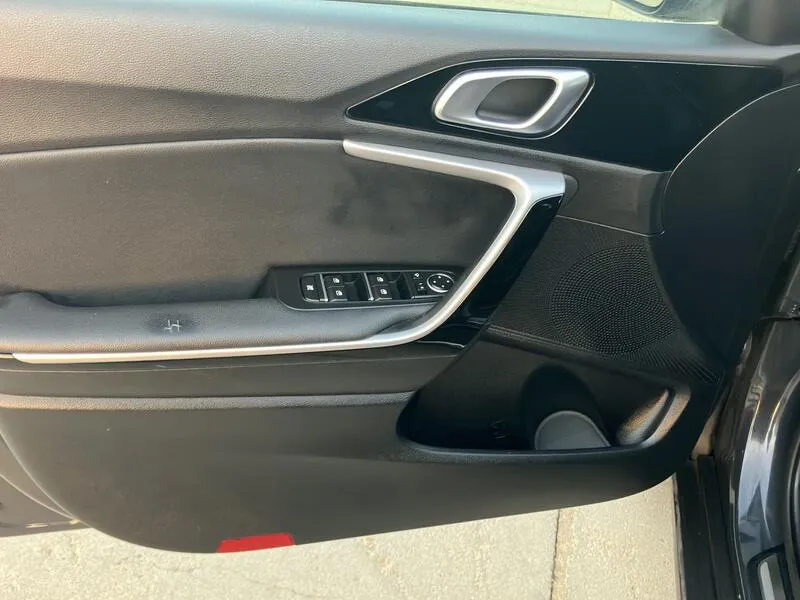 Kia XCeed 1.6 MHEV iMT Emotion - foto 11