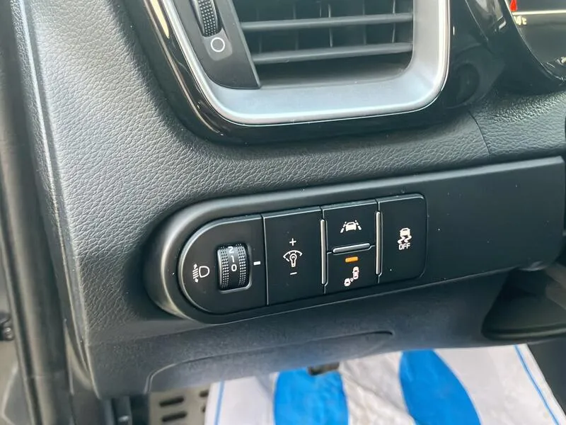 Kia XCeed 1.6 MHEV iMT Emotion - foto 38