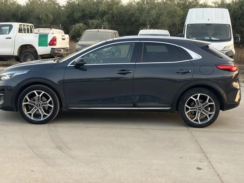 Kia XCeed 1.6 MHEV iMT Emotion - foto 3