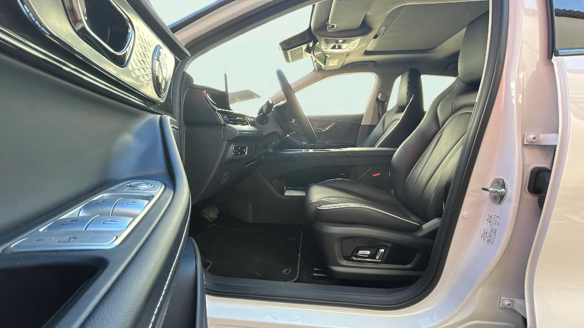 Omoda 5 1.6 T-GDi DCT Premium - foto 14