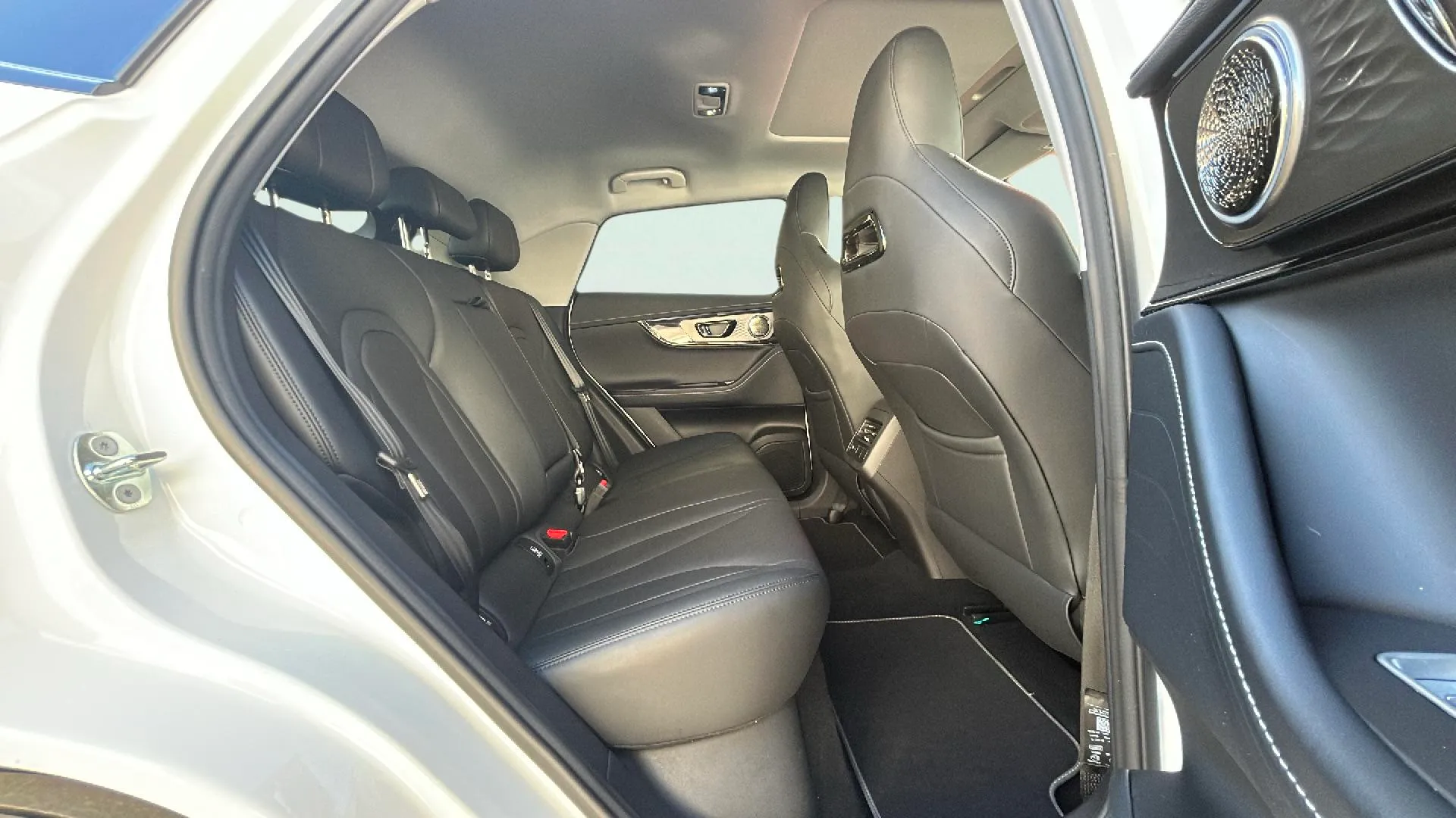 Omoda 5 1.6 T-GDi DCT Premium - foto 16