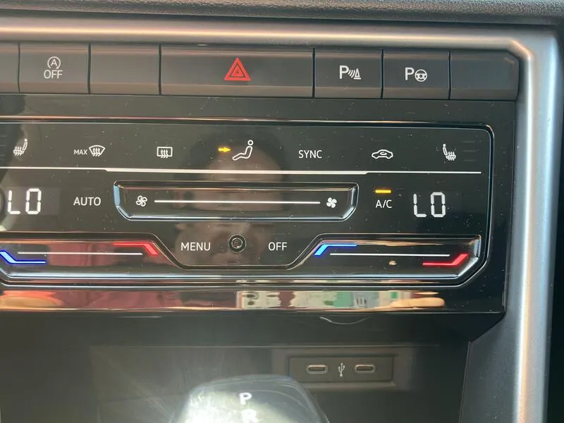 Volkswagen T-Roc Life 2.0 TDI - foto 39