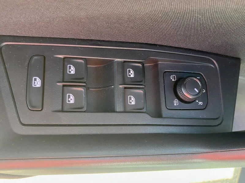 Volkswagen T-Roc Life 2.0 TDI - foto 12